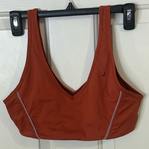 Nike Swoosh Icon Clash Sports Bra Women's V-Neck Medium Burnt Orange - Picture 2 of 6